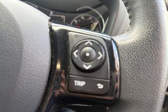 TOYOTA YARIS  1.5 Hybrid Icon Tech 5dr CVT Hatchback