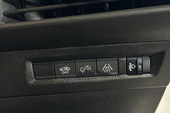 VAUXHALL FRONTERA  83kW Design 44kWh 5dr Auto Estate