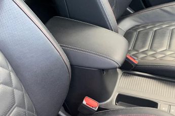 FORD FOCUS  1.0 L EcoBoost Vignale 5dr 8Spd Auto 125PS