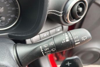 NISSAN JUKE  1.0 DiG-T 114 N-Connecta 5dr DCT Hatchback