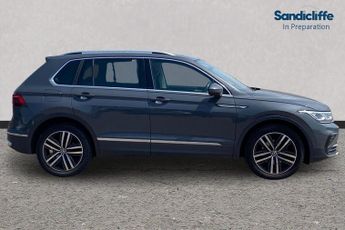 VOLKSWAGEN TIGUAN  2.0 TDI Elegance 5dr DSG Estate