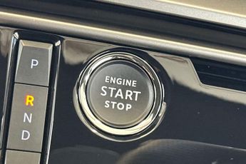 PEUGEOT 5008  1.2 Hybrid 136 GT 5dr e-DSC6 Estate