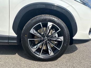 MG MOTOR UK HS  1.5 T-GDI Hybrid+ SE 5dr Auto Hatchback