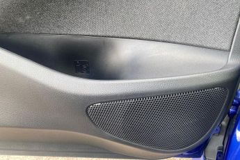 TOYOTA YARIS  1.5 Hybrid Design 5dr CVT Hatchback