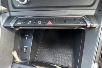 AUDI Q3  35 TFSI S Line 5dr S Tronic Estate