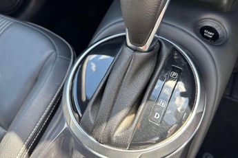 NISSAN JUKE  1.6 Hybrid Tekna 5dr Auto Hatchback