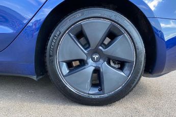 TESLA MODEL 3  RWD 4dr Auto Saloon