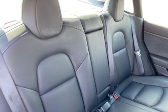 TESLA MODEL 3  RWD 4dr Auto Saloon