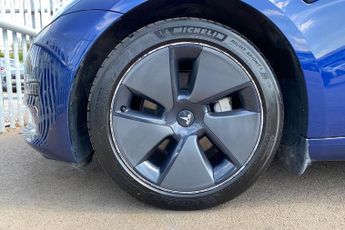 TESLA MODEL 3  RWD 4dr Auto Saloon