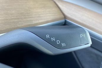 TESLA MODEL 3  RWD 4dr Auto Saloon