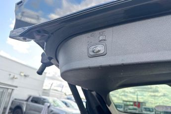 FORD KUGA  2.0TDCi Titanium X Sports Utility Pshift 180PS