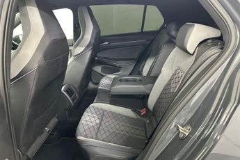 VOLKSWAGEN GOLF  1.5 eTSI 150 R-Line 5dr DSG Hatchback