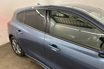 FORD FOCUS  1.0 L EcoBoost ST-Line 5dr 6Spd 125PS