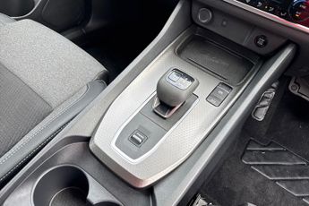 NISSAN QASHQAI  1.3 DiG-T MH 158 N-Connecta 5dr Xtronic Hatchback