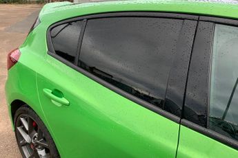 FORD FOCUS  ST 5 door 2.3L EcoBoost 280PS FWD 7 Speed Automatic