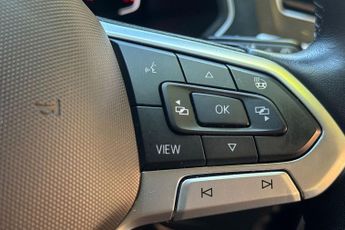 VOLKSWAGEN TIGUAN  1.5 TSI 150 Elegance 5dr DSG Estate
