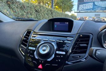 FORD FIESTA  1.6 Titanium 5dr Pshift 105PS