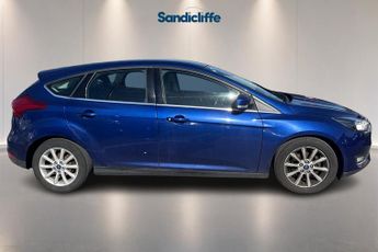 FORD FOCUS  1.6 Titanium 5dr 6Spd Pshift 125PS