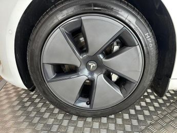 Tesla Model 3 Auto RWD 4dr