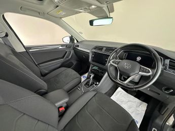 Volkswagen Tiguan 1.5 TSI Elegance DSG Euro 6 (s/s) 5dr