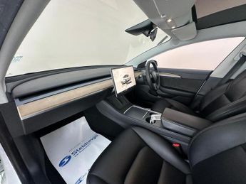 Tesla Model 3 Auto RWD 4dr