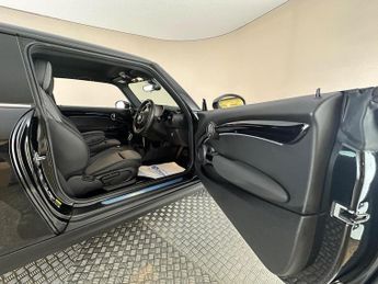 MINI Electric Hatch Cooper SE 32.6kWh Level 2 Auto 3dr
