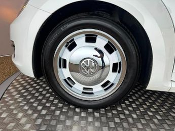 Volkswagen Beetle 1.6 TDI BlueMotion Tech Design DSG Euro 5 (s/s) 3dr