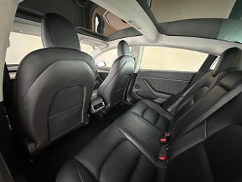 Tesla Model 3 Auto RWD 4dr