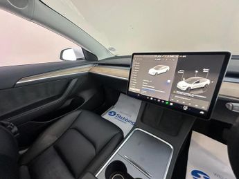 Tesla Model 3 Auto RWD 4dr