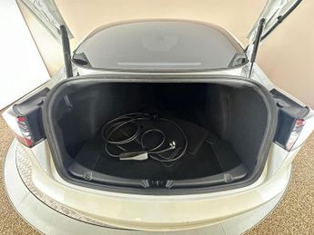 Tesla Model 3 Auto RWD 4dr