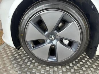 Tesla Model 3 Auto RWD 4dr