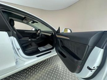 Tesla Model 3 Auto RWD 4dr