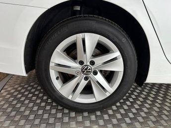 Volkswagen Golf 1.5 eTSI MHEV Life DSG Euro 6 (s/s) 5dr