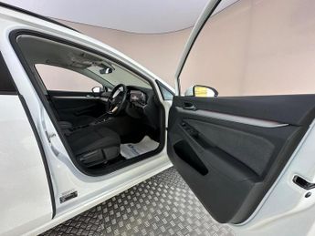 Volkswagen Golf 1.5 eTSI MHEV Life DSG Euro 6 (s/s) 5dr