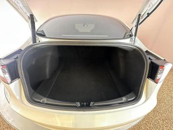 Tesla Model 3 Auto RWD 4dr