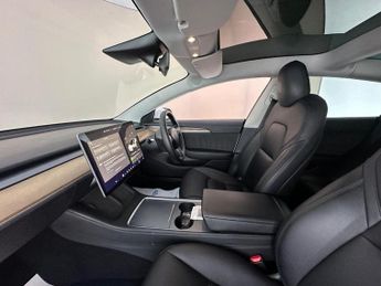Tesla Model 3 Auto RWD 4dr