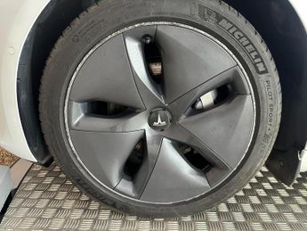 Tesla Model 3 Auto RWD 4dr