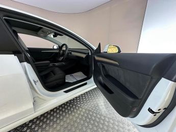 Tesla Model 3 Auto RWD 4dr