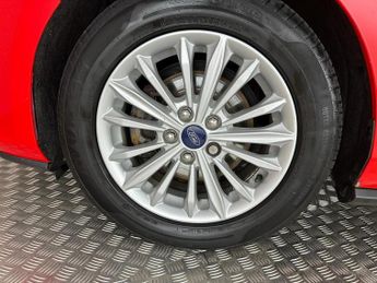 Ford Focus 1.0T EcoBoost Titanium Auto Euro 6 (s/s) 5dr