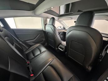 Tesla Model 3 Standard Range Plus Auto RWD 4dr