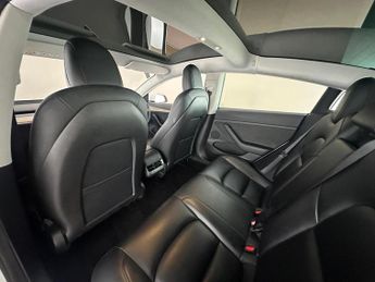 Tesla Model 3 Standard Range Plus Auto RWD 4dr