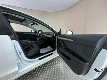 Tesla Model 3 Auto RWD 4dr