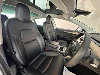 Tesla Model 3 Auto RWD 4dr