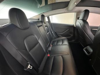 Tesla Model 3 Auto RWD 4dr