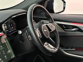 Jaguar F-PACE 2.0 D200 MHEV R-Dynamic SE Black Auto AWD Euro 6 (s/s) 5dr
