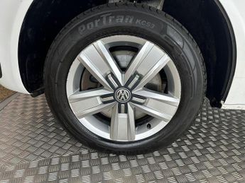 Volkswagen Transporter 2.0 TDI T32 Highline Kombi DSG FWD SWB Euro 6 (s/s) 5dr