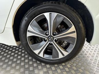 Nissan Leaf 40kWh N-Connecta Auto 5dr