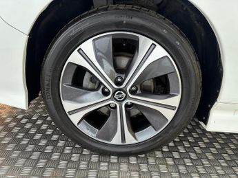 Nissan Leaf 40kWh N-Connecta Auto 5dr