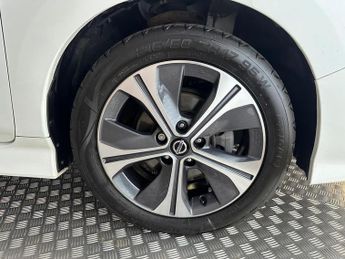 Nissan Leaf 40kWh N-Connecta Auto 5dr