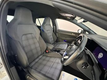 Volkswagen Golf 1.4 TSI 13kWh GTE DSG Euro 6 (s/s) 5dr